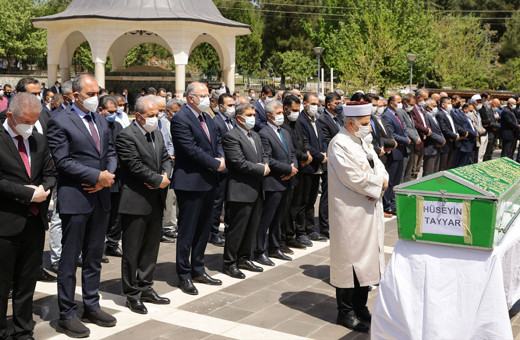 AK Parti MKYK Üyesi Şamil Tayyar'ın babası Hüseyin Tayyar son yolculuğuna uğurlandı