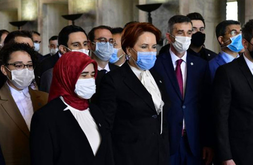 İYİ Parti Lideri Meral Akşener, Anıtkabir'i ziyaret etti
