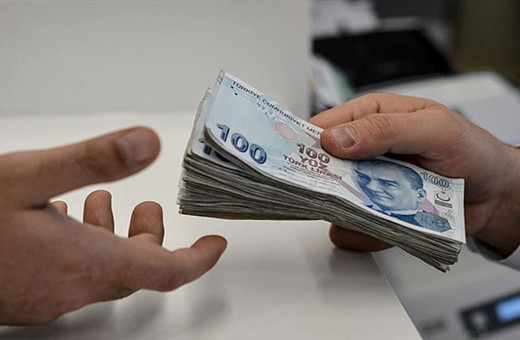 Bakanlık açıkladı! Emeklilerin Kurban Bayramı ikramiyeleri hesaplara yatmaya başladı