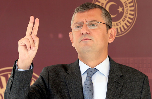 Özgür Özel Grup Başkanlığı görevini bıraktı