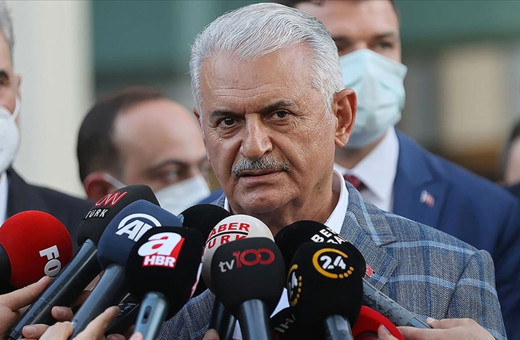 Binali Yıldırım Marmaris'teki yangın bölgesinde incelemelerde bulundu