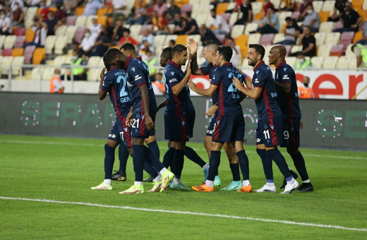 Trabzonspor, deplasmanda Yeni Malatyaspor'u 5 golle geçti