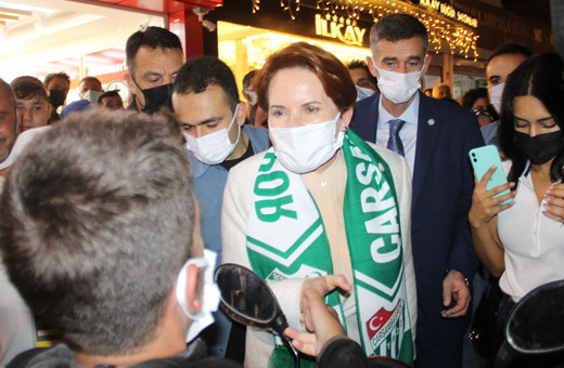 Meral Akşener'den Samsun'da esnaf ziyareti