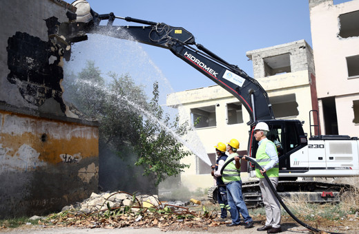 Mersin Akdeniz'de 415 dairelik toplu konut projesinde çalışmalar başladı