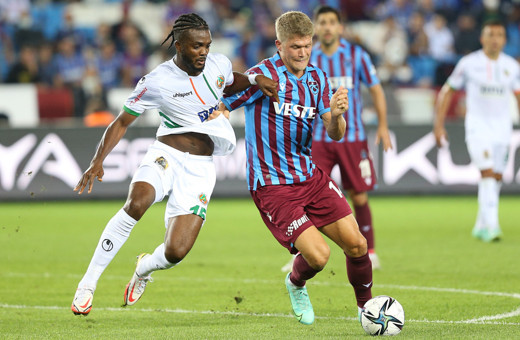 Alanyaspor'la berabere kalan Trabzonspor liderlik şansını kaçırdı