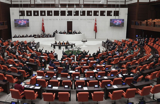 Sağlıkçıların özlük haklarına ilişkin iyileştirmeyle ilgili teklif ertelendi