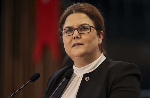 Tanju Özcan'ın el sallayan AK Partili kadın üyeye sözlerine Bakan Yanık'tan tepki