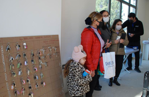 İzmir'de deprem konutları teslim edilmeye başlandı 28 daire teslim ediliyor