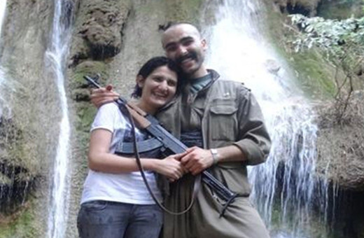 Teröristle fotoğrafı çıkan HDP'li Semra Güzel hakkında fezleke