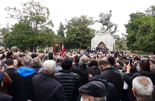 AK Parti'den Atatürk Anıtı saldırısı için tepki: Amaç Türkiye'ye zarar vermek!