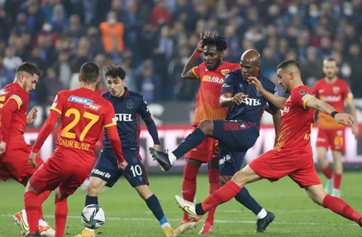 Trabzonspor, geriye düştüğü maçta Kayserispor'u 3-2 mağlup etti
