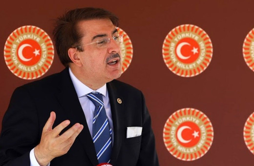 AK Parti'den Karamollaoğlu'na 'Erbakan hocamız kesinlikle CHP ile birlikte olurdu' tepkisi