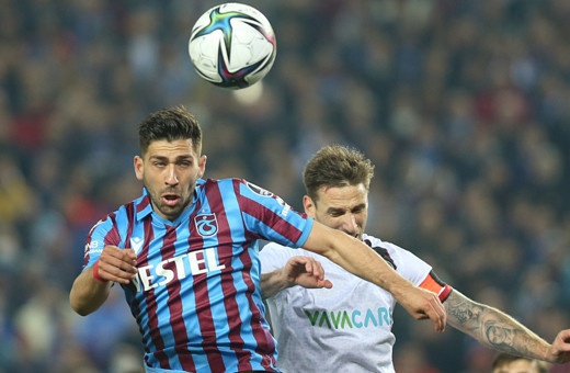 Lider Trabzonspor konuk ettiği Fatih Karagümrük ile 1-1 berabere kaldı