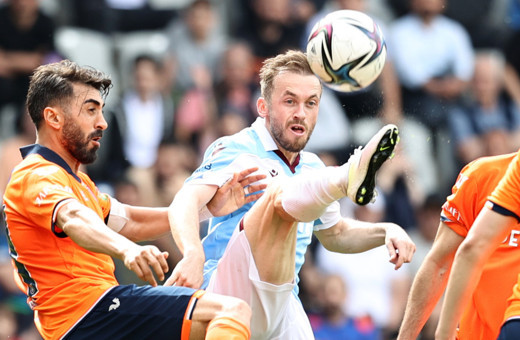 Şampiyon Trabzonspor son maçını kaybetti! Başakşehir'e Avrupa vizesi çıktı