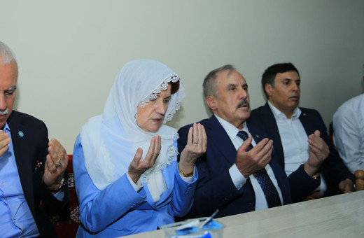 Meral Akşener, Diyarbakır'da taziye ziyaretinde bulundu