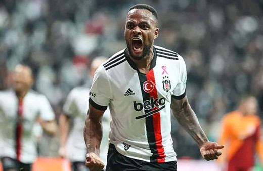 Beşiktaş'ın yıldızı Cyle Larin'e ezeli rakibi talip oldu