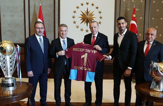 Cumhurbaşkanı Erdoğan, Trabzonspor Kulübü heyetini kabul etti