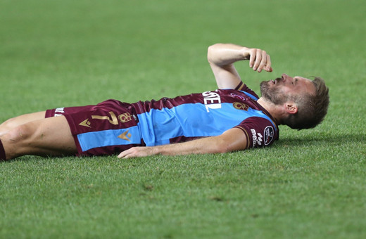 Sakatlanarak sezonun ilk yarısını kapatan Edin Visca'dan mesaj