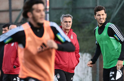 Beşiktaş'ta Şenol Güneş, ilk kez antrenmana çıktı