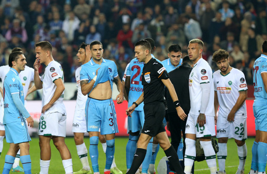 Trabzonspor öne geçtiği maçta Konyaspor'a diş geçiremedi!