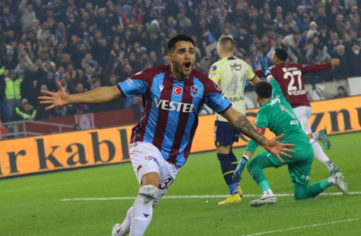 Trabzonspor, Fenerbahçe'yi iki golle geçti