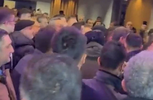 Derbinin devre arasında iki takımın yöneticileri arasında kavga çıktı