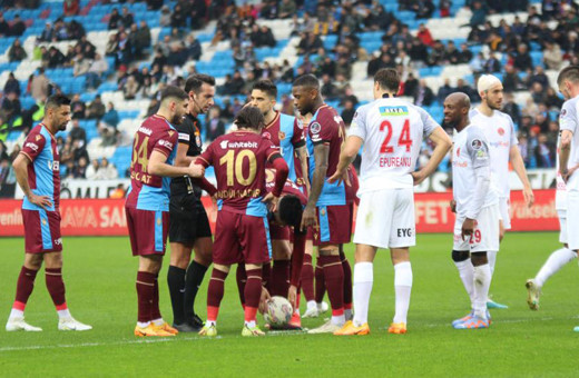 Ümraniyespor Trabzonspor'un 36 maçlık serisine son verdi!