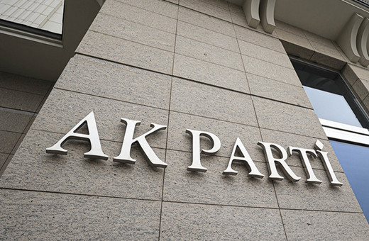 AK Parti'de İstanbul'un 3 ilçe başkanı görevden alındı