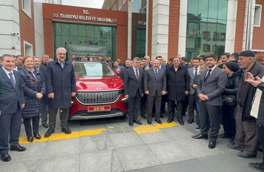 Bakan Mustafa Varank, Sultanbeyli’ye Togg otomobil ile geldi