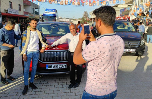 Togg Harran’a geldi duyan koştu fotoğraf çektirmek için birbirleriyle yarıştılar