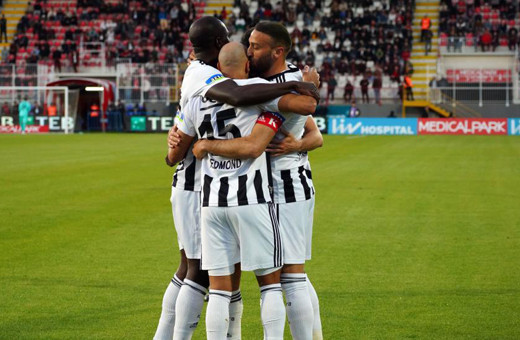 Beşiktaş üç puanı iki golle aldı! Ümraniyespor Beşiktaş maçı özeti ve golleri