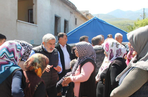 AK Partili Yayman: Afiş, poster, flama asmayacağız