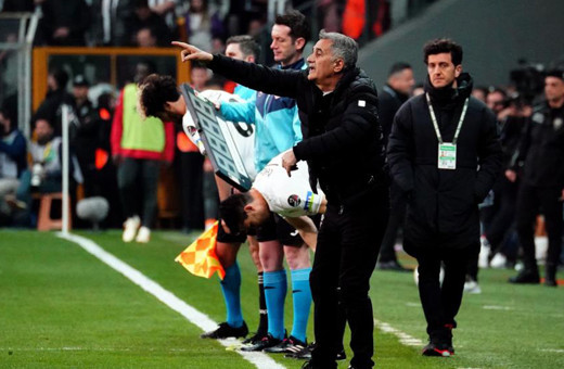 Şenol Güneş'ten derbi sonrası Okan Buruk yorumu: Bazen kendini kaybedebiliyor!