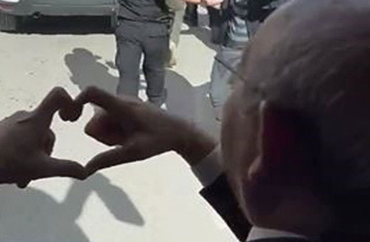 Kemal Kılıçdaroğlu’nun seçim otobüsünden vatandaşa küfür