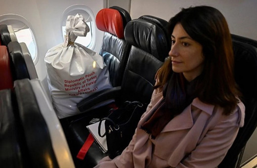 İsviçre'deki oy pusulaları, diplomatik kuryelerle Türkiye'ye gönderiliyor