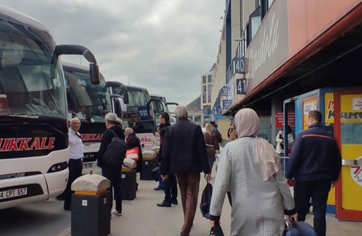Oy kullanmaya gidiyorlar! 15 Temmuz Demokrasi Otogarı'nda seçim hareketliliği!