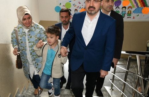 Türkiye'nin köyü olmayan tek ilçesi Bozcaada'da seçmenler sandık başına gitti