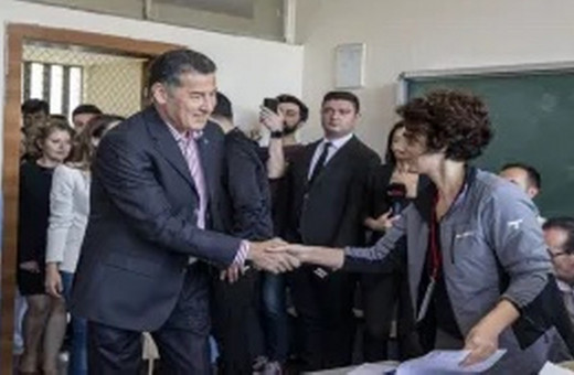 CHP Grup Başkanvekili Özkoç, oyunu Sakarya'da kullandı