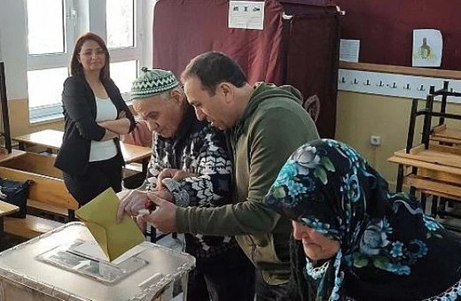 İl değiştiren Karyağmazlılar yeni yerleşim yerinde ilk kez oy kullandı