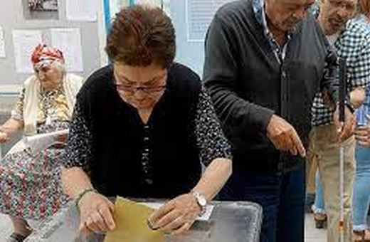 Darülaceze sakinleri kurum içinde kurulan sandıklarda oy kullanıyor