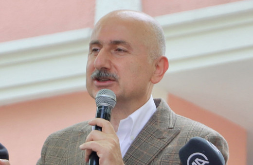 Bakan Adil Karaismailoğlu’ndan rehavet uyarısı