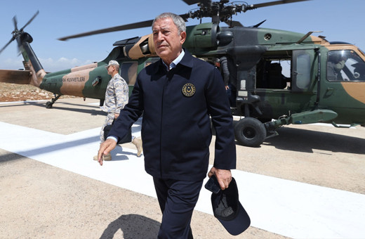 Hulusi Akar'dan sınırlardan yasa dışı geçiş iddiasına tepki