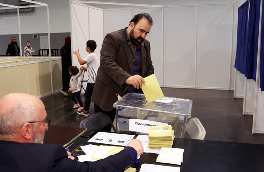 Yurt dışında oy verme işlemi sona erdi! Kaç kişi oy kullandı? YSK son durumu açıkladı