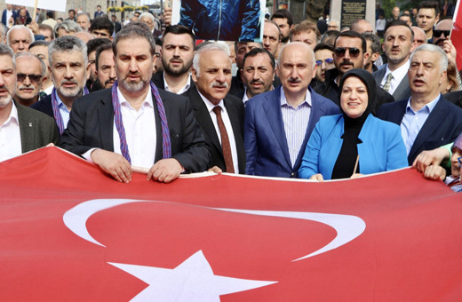 Trabzon'da Cumhur İttifakı'ndan Cumhurbaşkanı Erdoğan'a destek yürüyüşü