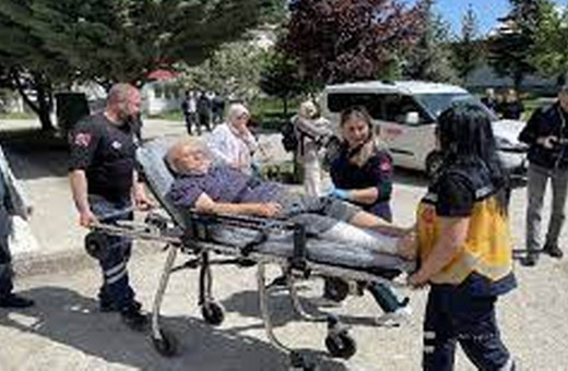 Kocaeli, Bolu ve Karabük'te engelli ve hasta seçmenler sandıklara götürüldü