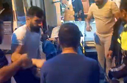 Balıkesir'de seçim kutlaması sırasında bir kişi kalbine yenildi