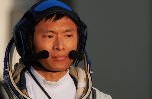 Çin, uzaya ilk sivil astronotu gönderdi