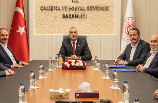 Memur-Sen'den 'hayırlı olsun' ziyareti! Başkan Ali Yalçın'dan zam açıklaması