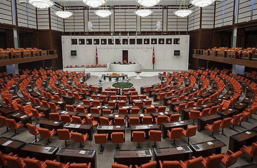 AK Parti Grubu'nda seçim kim hangi göreve getirildi?