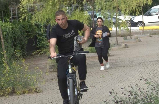 Bina görevlilerinin yardımıyla son dakikada sınava yetişti